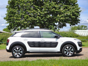 2016 Citroen C4 Cactus 1.2 Puretech Flair Etg5 Euro 6 (s/s) 5dr in White — image 3