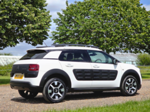 2016 Citroen C4 Cactus 1.2 Puretech Flair Etg5 Euro 6 (s/s) 5dr in White — image 4