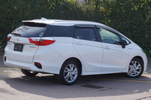 2015 Honda Shuttle 1.5 Z Hybrid 5dr 5 Seats in White — image 3
