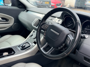 2016 Land Rover Range Rover Evoque Td4 Se in Black — image 6