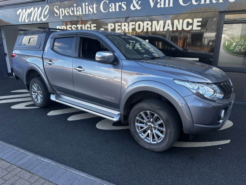2017 Mitsubishi L200 2.4 Di-D Dc Warrior in Grey — image 1