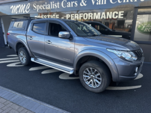 2017 Mitsubishi L200 2.4 Di-D Dc Warrior in Grey — image 1