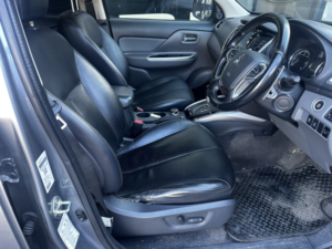 2017 Mitsubishi L200 2.4 Di-D Dc Warrior in Grey — image 4