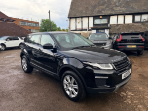 2019 Land Rover Range Rover Evoque Td4 Se Tech in Black — image 4