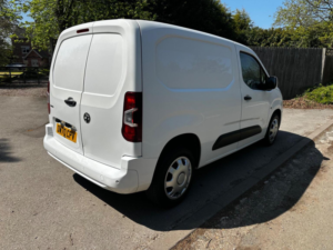 2021 Vauxhall Combo 1.5 Turbo D 2300 Sportive L1 H1 Euro 6 4dr in White — image 6