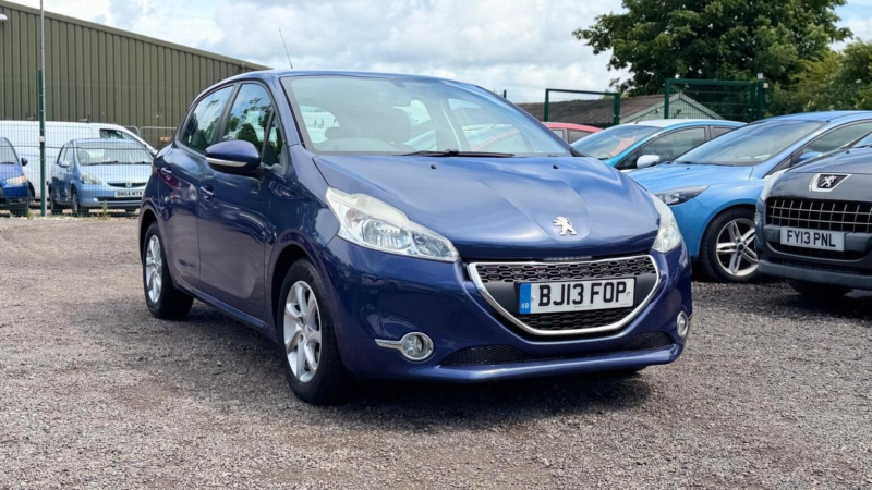2013 Peugeot 208 1.2 Vti Active Euro 5 5dr in Blue — image 1