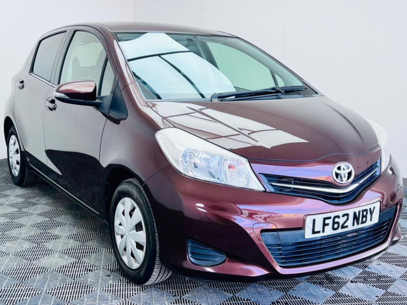 2012 Toyota Yaris 1.33 Dual Vvt-I Tr Multidrive S Euro 5 5dr in Brown — image 1