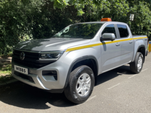 2025 Volkswagen Amarok 2.0 Tdi Life 4 Motion in Silver — image 3