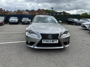 2014 Lexus Is 2.5 300h Luxury in Silver — image 2