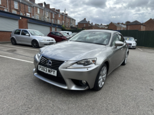 2014 Lexus Is 2.5 300h Luxury in Silver — image 3
