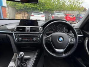 2012 BMW 3 Series 2.0 318d Luxury Euro 5 (s/s) 4dr in Grey — image 4