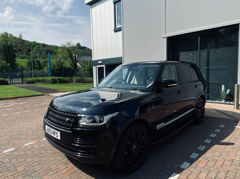 2013 Land Rover Range Rover 4.4 Sd V8 Vogue in Black — image 1