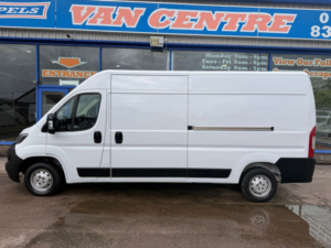 2023 Peugeot Boxer 2.2 Bluehdi 335 Professional Premium + Panel Van 5dr Diesel Manual L3 H2 Euro 6 140 Ps in White — image 3