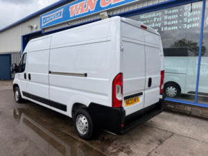 2023 Peugeot Boxer 2.2 Bluehdi 335 Professional Premium + Panel Van 5dr Diesel Manual L3 H2 Euro 6 140 Ps in White — image 4