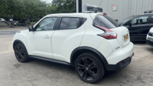 2015 Nissan Juke 1.5 Dci Tekna Diesel White 5dr Panroof+black Pack+low Tax+9 Stamps in White — image 3