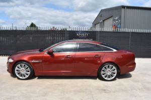 2010 Jaguar Xj 3.0d V6 Portfolio Auto Euro 5 4dr in Red — image 4