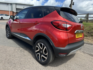 2017 Renault Captur 1.5 Signature Nav Dci 90 in Red — image 5