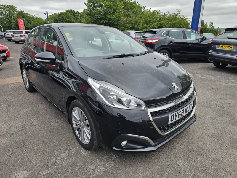 2018 Peugeot 208 1.2 Puretech Signature in Black — image 1
