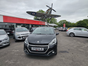 2018 Peugeot 208 1.2 Puretech Signature in Black — image 3
