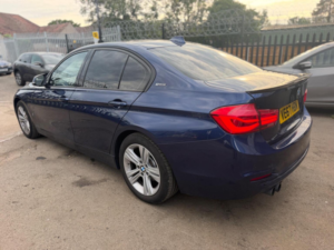 2017 BMW 3 Series 2.0 330e 7.6kwh Sport Auto Euro 6 (s/s) 4dr in Blue — image 3