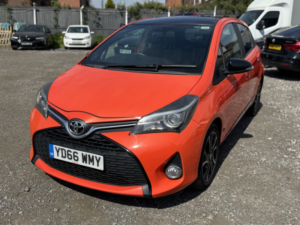 2016 Toyota Yaris 1.4 D-4d Orange Edition in Orange — image 3