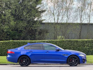 2017 Jaguar Xf 2.0d R-Sport Auto Euro 6 (s/s) 4dr in Blue — image 2