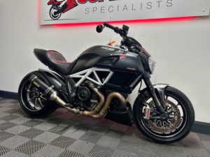 2014 Ducati Diavel 1198 Carbon Euro 3 in White — image 3