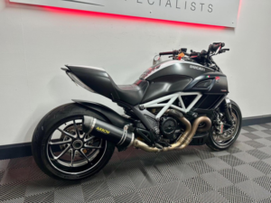 2014 Ducati Diavel 1198 Carbon Euro 3 in White — image 4