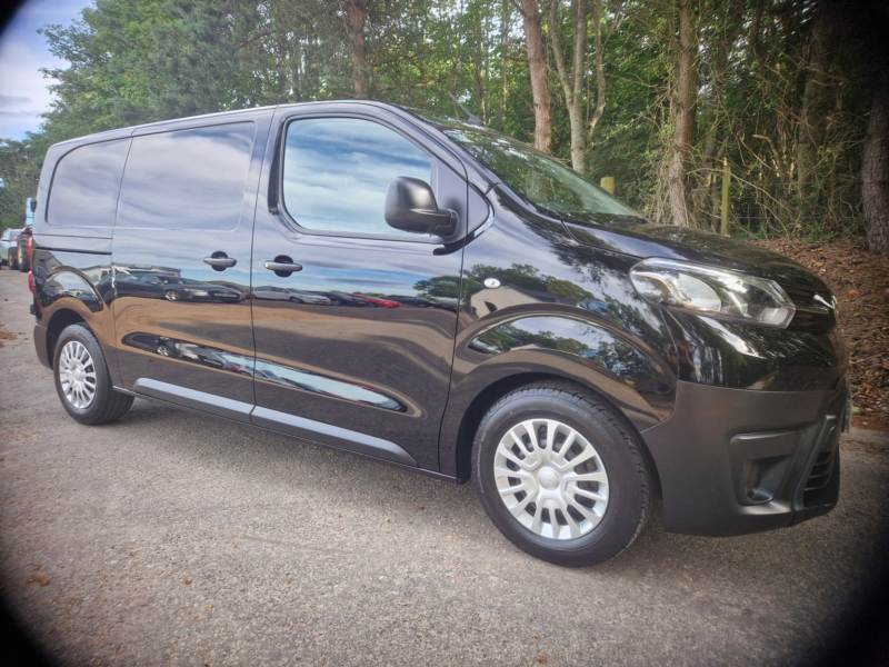 2021 Toyota Proace 1.5 D Icon 3 Front Seats in Black — image 1