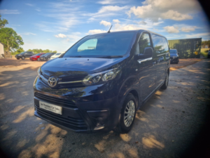 2021 Toyota Proace 1.5 D Icon 3 Front Seats in Black — image 2