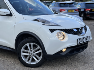 2016 Nissan Juke 1.2 Dig-T Acenta in White — image 3