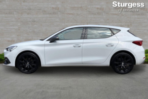2020 SEAT Leon 1.5 Etsi Mhev Fr DSG Euro 6 (s/s) 5dr in White — image 4