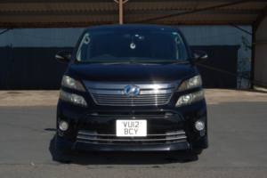 2012 Toyota Vellfire 2.4 Hybrid in Black — image 2