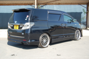 2012 Toyota Vellfire 2.4 Hybrid in Black — image 6