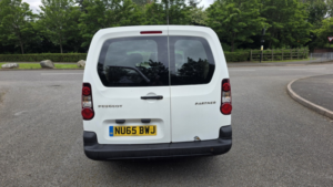 2015 Peugeot Partner 1.6 Hdi S in White — image 6