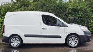 2017 Citroen Berlingo 1.6 Bluehdi 625 Enterprise in White — image 3