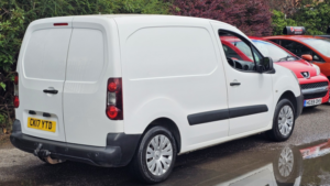 2017 Citroen Berlingo 1.6 Bluehdi 625 Enterprise in White — image 4