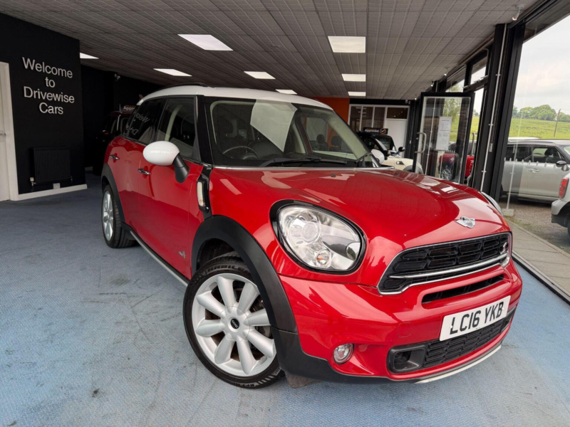 2016 MINI Countryman 2.0 Cooper Sd Auto All4 Euro 5 5dr in Red — image 1