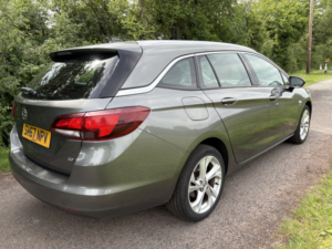 2017 Vauxhall Astra 1.6 Cdti Sri in Grey — image 2