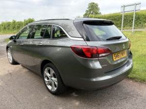 2017 Vauxhall Astra 1.6 Cdti Sri in Grey — image 3
