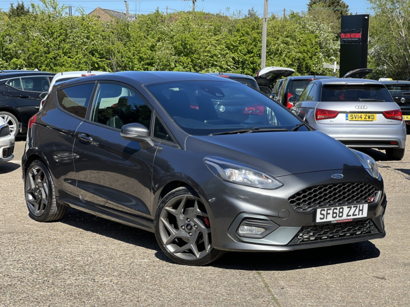 2018 Ford Fiesta 1.5 T Ecoboost St-3 in Grey — image 1