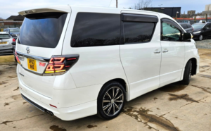 2014 Toyota Vellfire 2.4l Petrol- Upgraded Car -Ulez/caz Pass-Free 42months Gold Warranty & 12 Aa Breakdown Cover in White — image 4