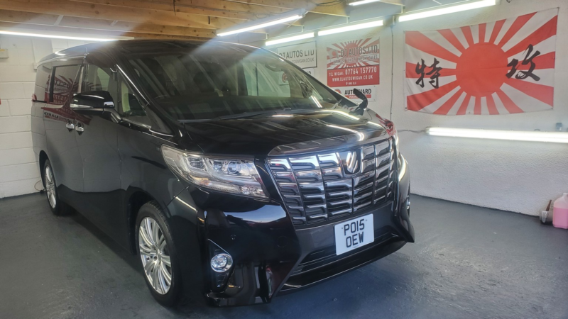 2015 Toyota Alphard 2.5 Auto 7 Seater 4WD in Black — image 1