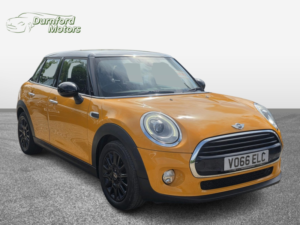 2016 MINI Hatch 1.5 5-Door Hatch Cooper in Orange — image 3