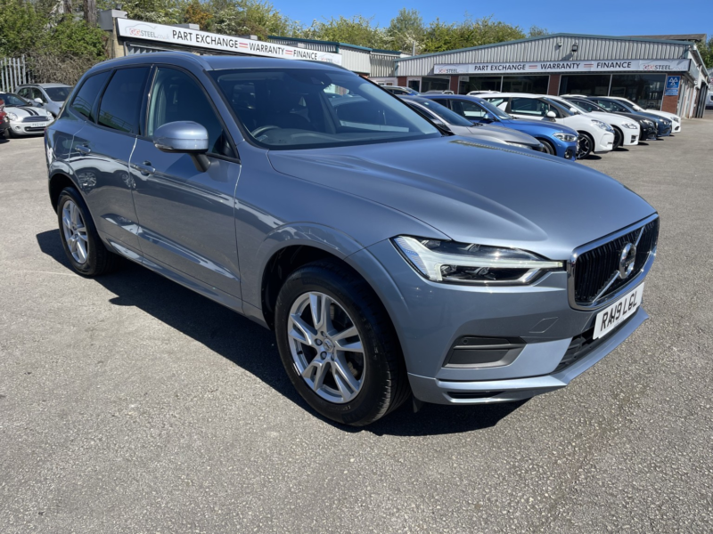 2019 Volvo Xc60 2.0 Momentum D4 AWD in Blue — image 1