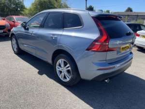 2019 Volvo Xc60 2.0 Momentum D4 AWD in Blue — image 3
