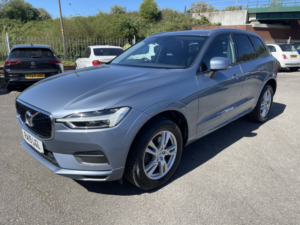 2019 Volvo Xc60 2.0 Momentum D4 AWD in Blue — image 4