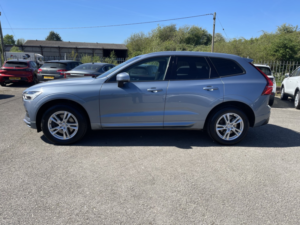 2019 Volvo Xc60 2.0 Momentum D4 AWD in Blue — image 5