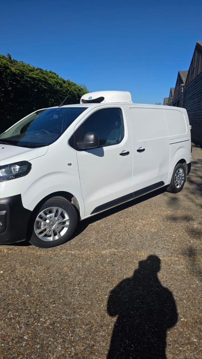 2021 Vauxhall Vivaro 1.5 Turbo D 2700 Dynamic Gah Fridge in White — image 1