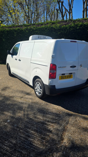 2021 Vauxhall Vivaro 1.5 Turbo D 2700 Dynamic Gah Fridge in White — image 2